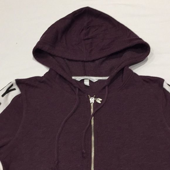 - Victoria secret sweatshirt with hood size S/P - Picture 3 of 8